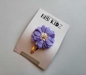 Bibi Kidz Haarschmuck – große Blume Flieder