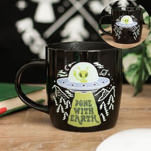 UFO-Tasse mit Farbwechsel – „Done With Earth“ 👽🛸